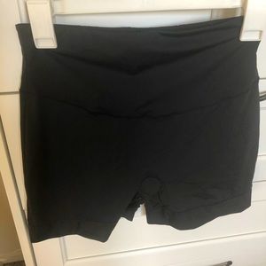 Yummie Ultralight Shaping Short